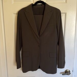 Theory brand women's pantsuit size 8 
Army green